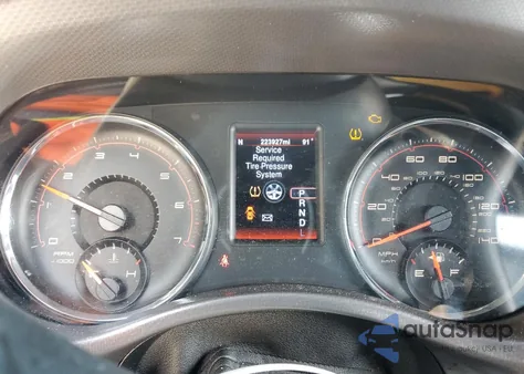 2014 Dodge Charger Sxt z USA, uszkodzony, nr VIN 2C3CDXHG6EH363633